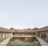 Rénovation biomimétique de l'ancien mess des officiers pour le conservatoire de senlis, vue intérieur de la cours