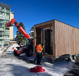 Module en bois préfabriqué Mugi, logement saisonnier modulable développé avec SOLIHA