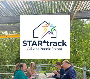 logo star track